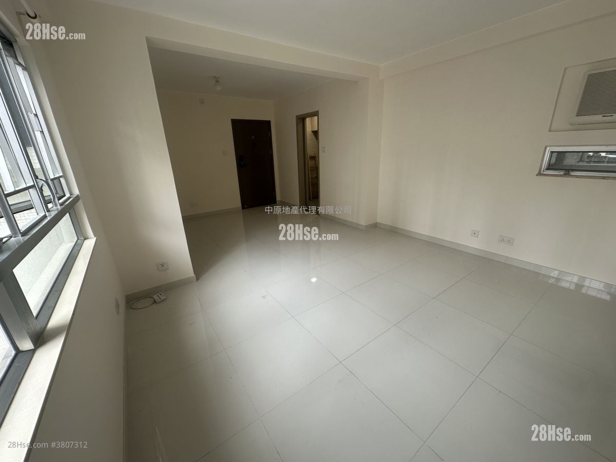 Serene Garden Sell 3 Bedrooms , 1 Bathroom 590 ft²