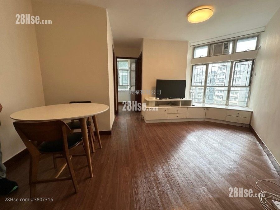 Whampoa Garden Sell 2 Bedrooms , 1 Bathroom 389 ft²