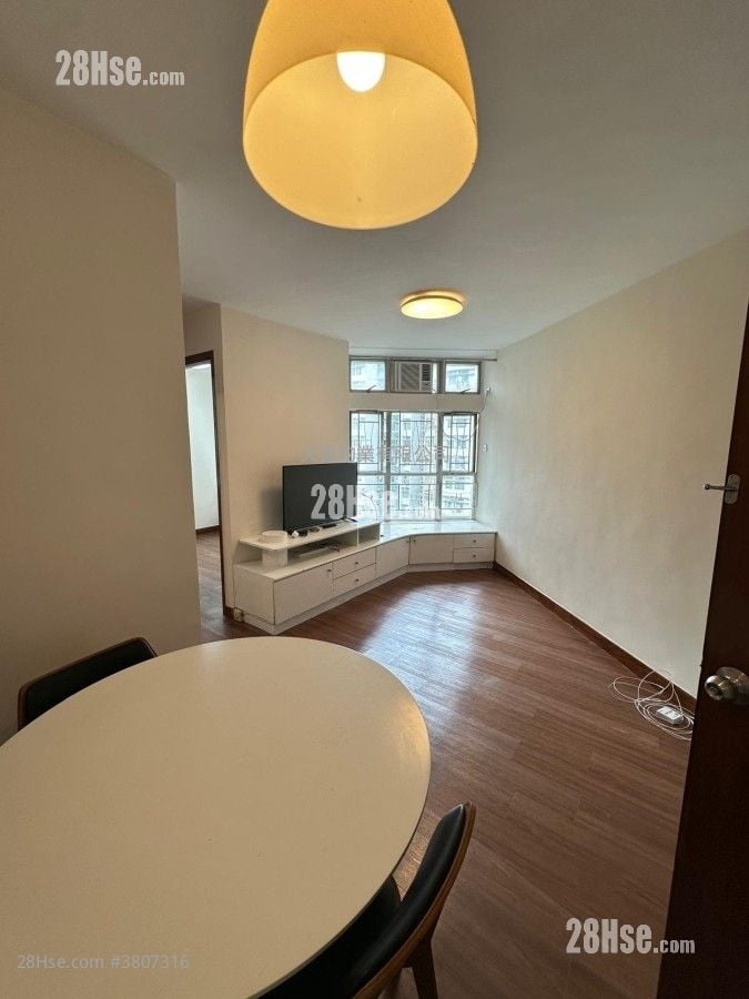 Whampoa Garden Sell 2 Bedrooms , 1 Bathroom 389 ft²