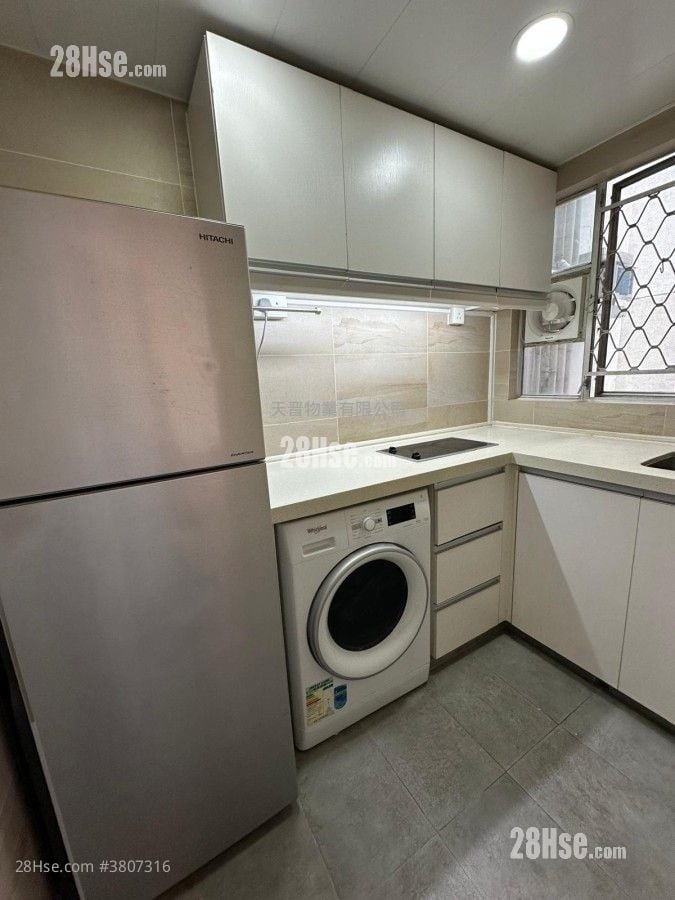 Whampoa Garden Sell 2 Bedrooms , 1 Bathroom 389 ft²