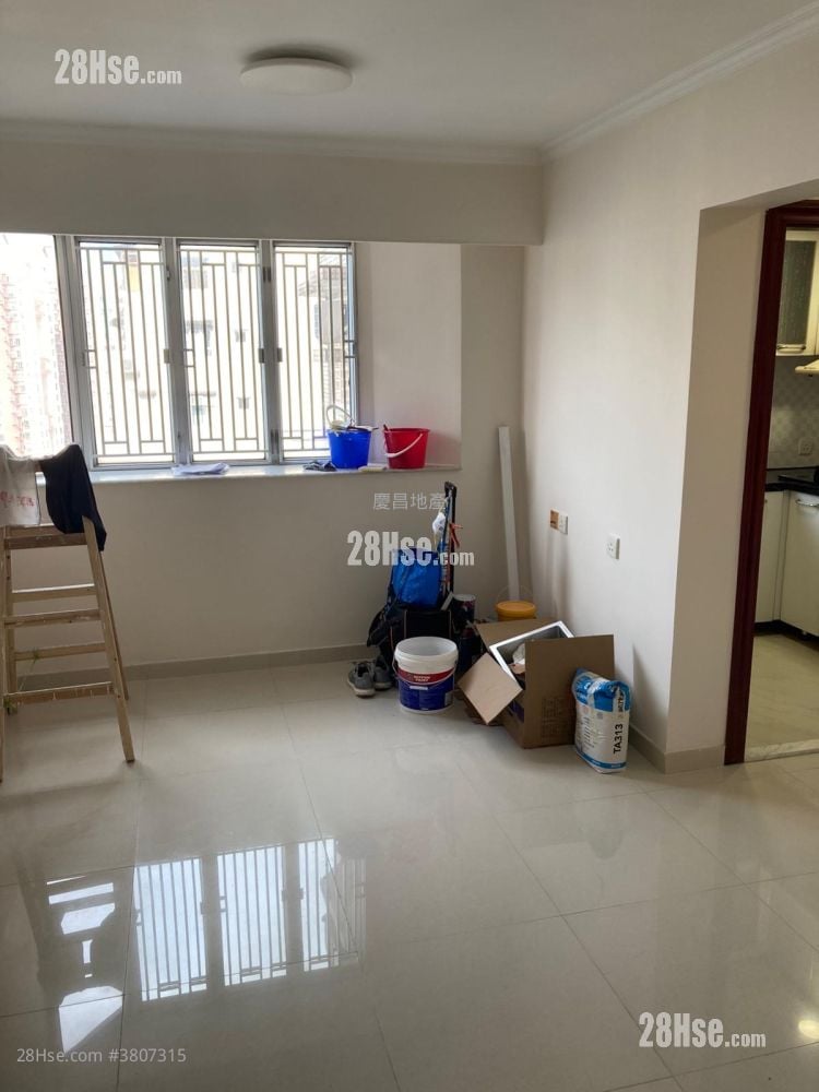 Full Wealth Gardens Sell 2 Bedrooms , 1 Bathroom 446 ft²