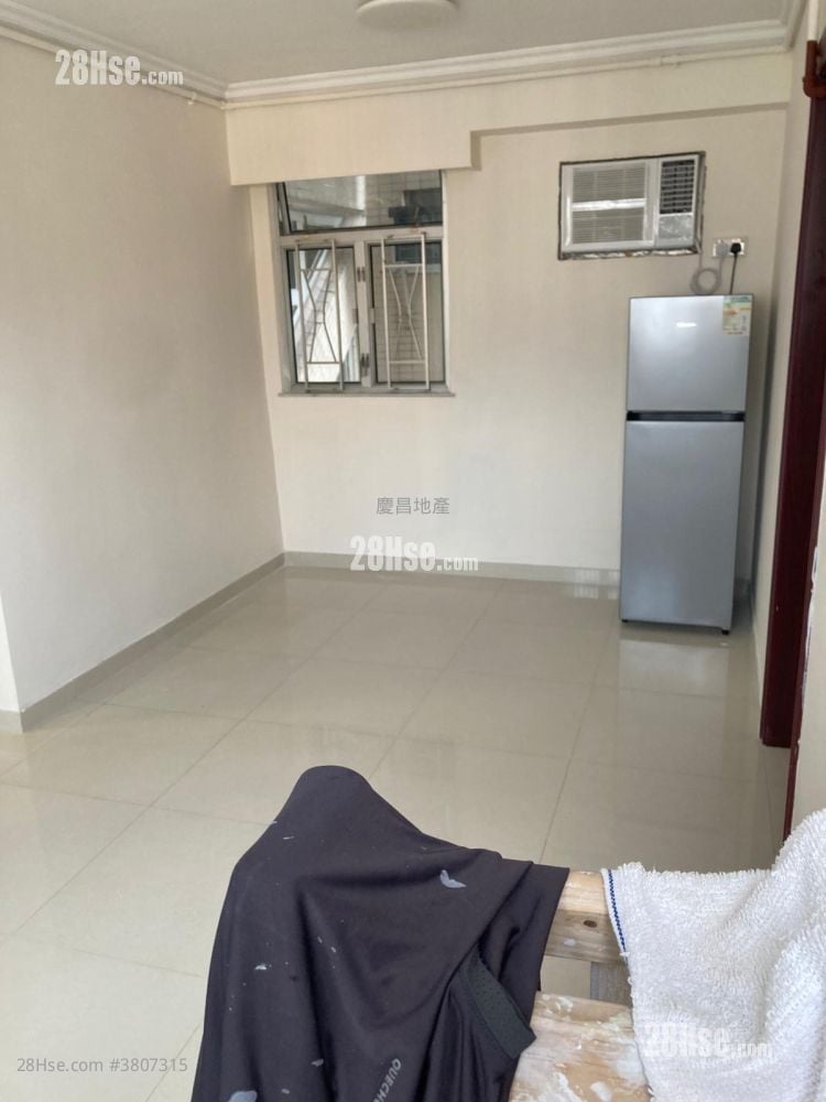 Full Wealth Gardens Sell 2 Bedrooms , 1 Bathroom 446 ft²