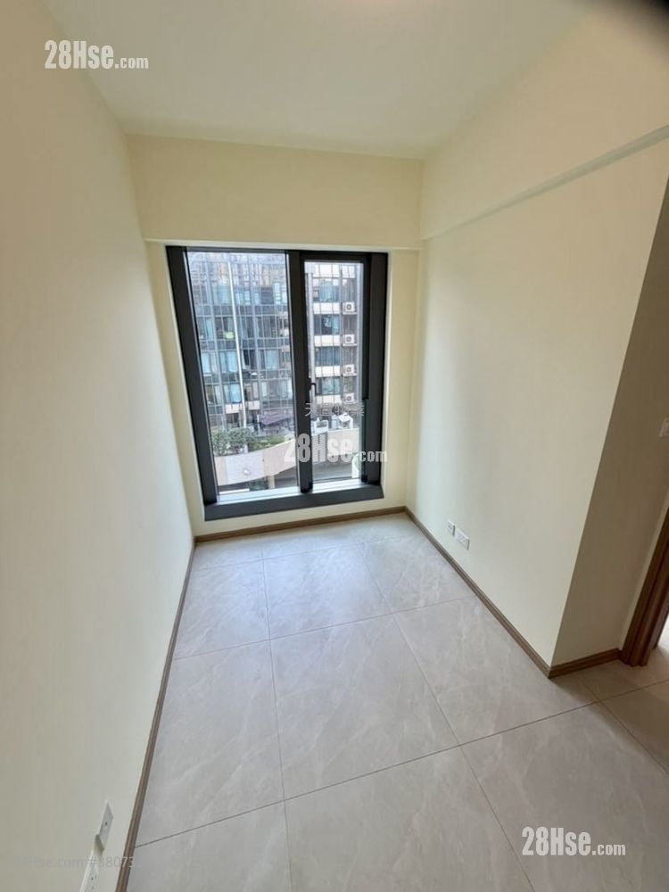 #LYOS 租盘 2 房 , 1 浴室 460 平方尺