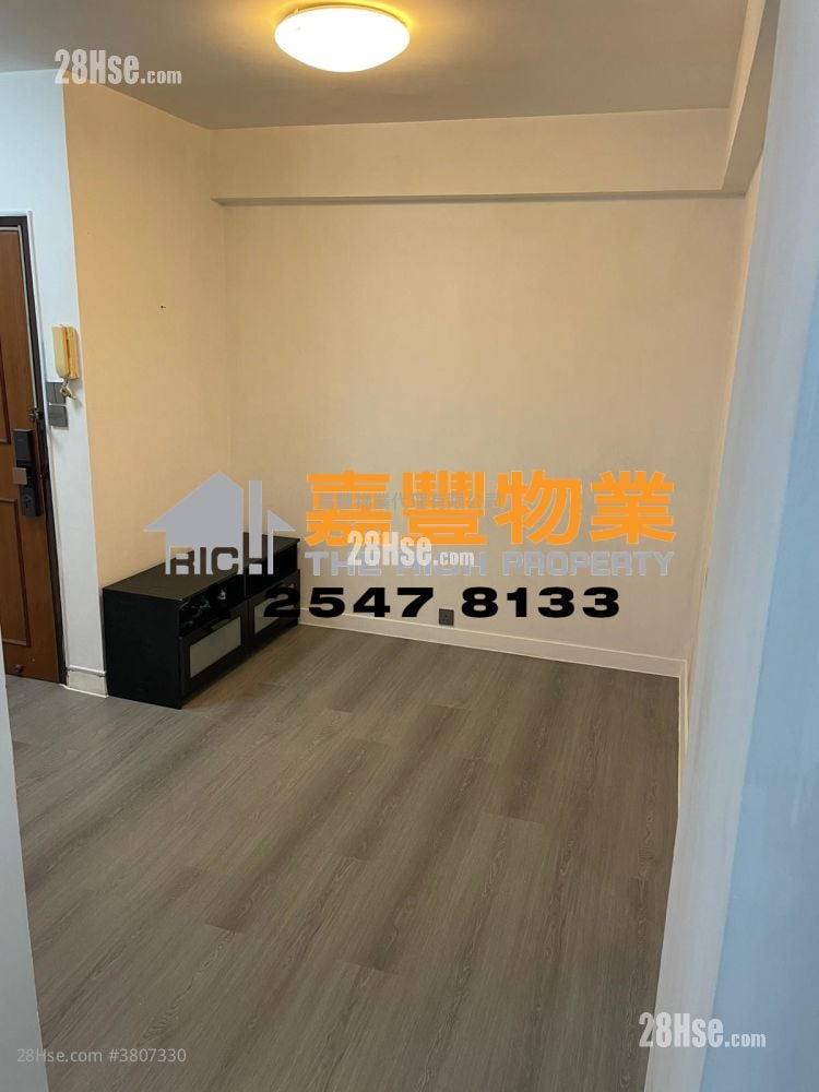 Hing Wah Mansions Rental 2 Bedrooms , 1 Bathroom 465 ft²