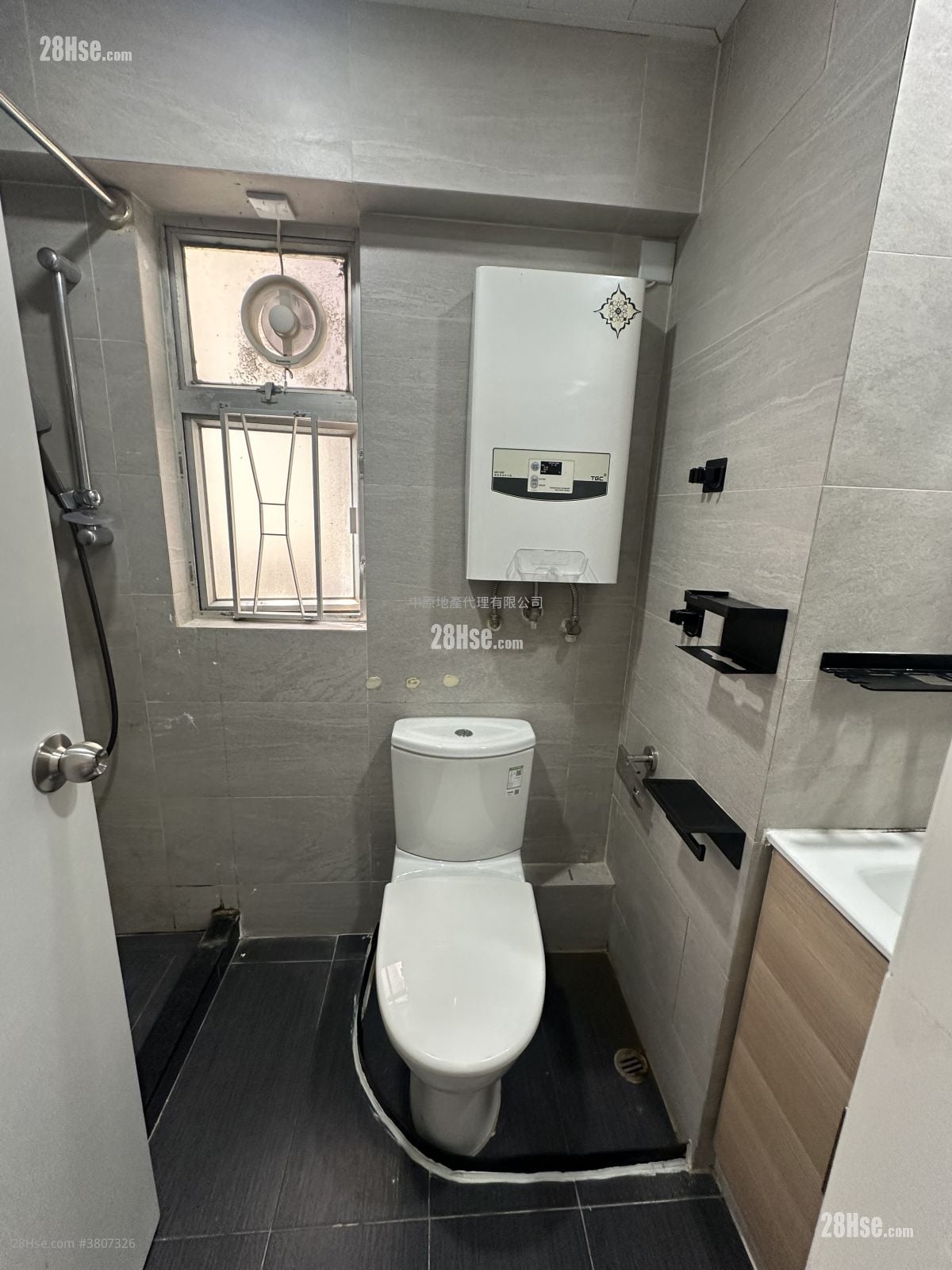 Serene Garden Sell 3 Bedrooms , 1 Bathroom 590 ft²