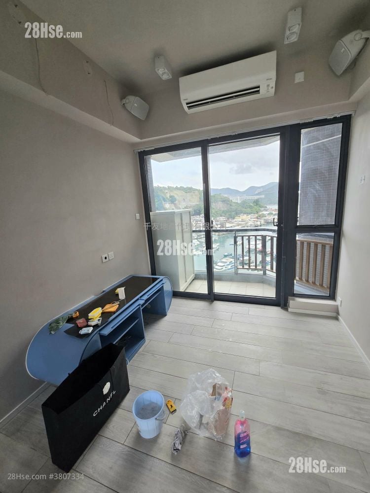 Canaryside Rental 2 Bedrooms , 2 Bathrooms 636 ft²