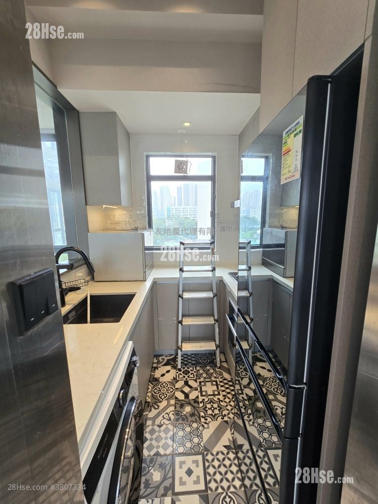 Canaryside Rental 2 Bedrooms , 2 Bathrooms 636 ft²