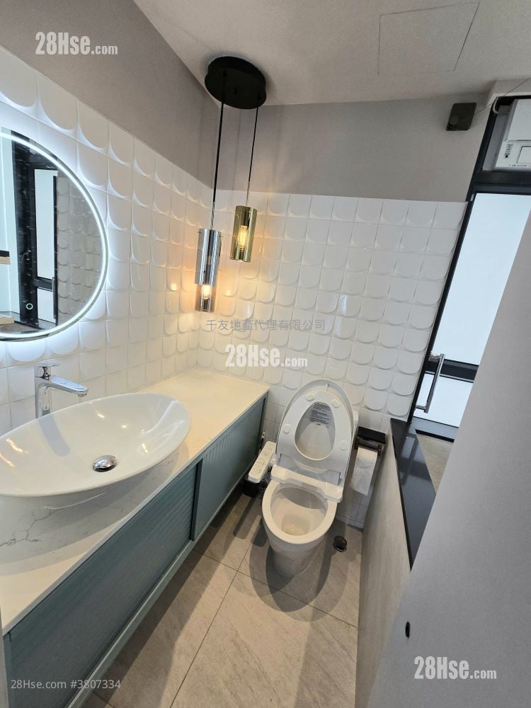 Canaryside Rental 2 Bedrooms , 2 Bathrooms 636 ft²