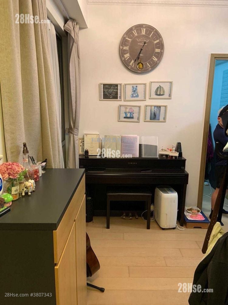 The Reach Sell 2 Bedrooms 442 ft²