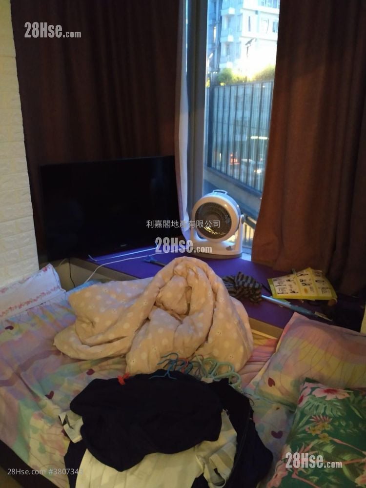 The Reach Sell 2 Bedrooms 442 ft²