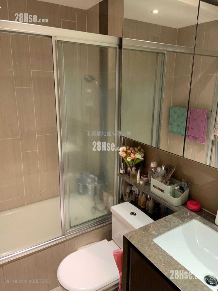 The Reach Sell 2 Bedrooms 442 ft²