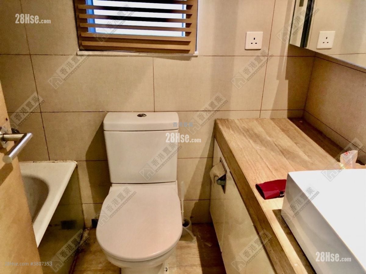 Florient Rise Rental 2 Bedrooms , 1 Bathroom 502 ft²