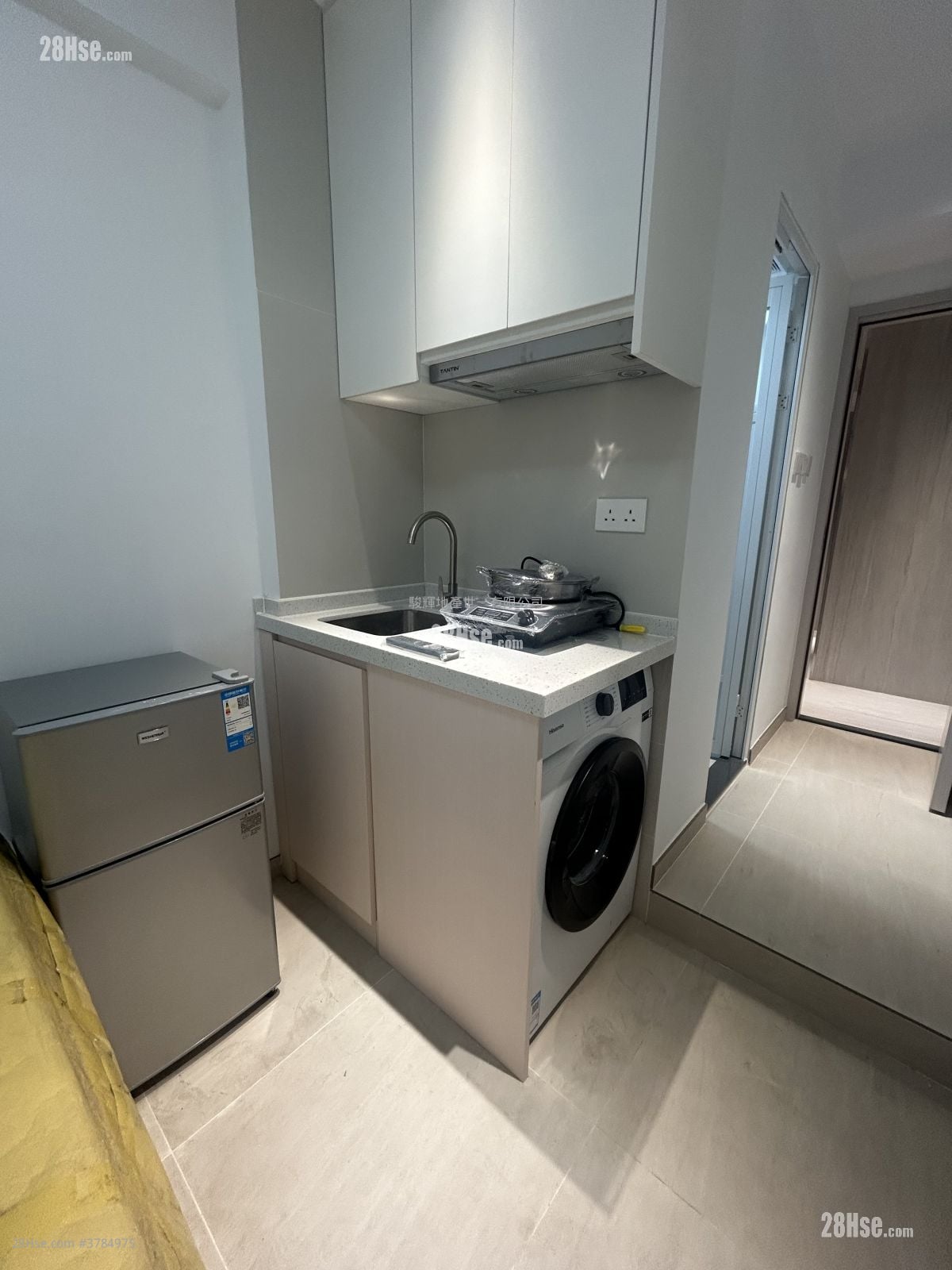 Man Ying Building Rental 1 Bedroom , 1 Bathroom 160 ft²