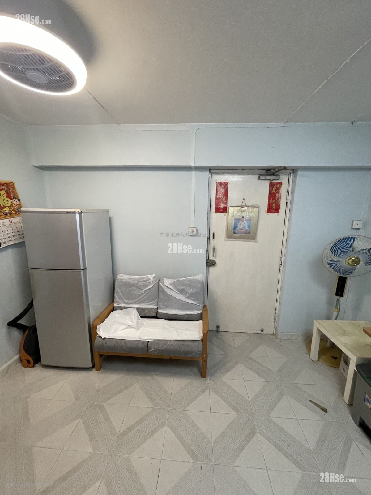 彩霞邨 售盘 2 房 376 平方尺