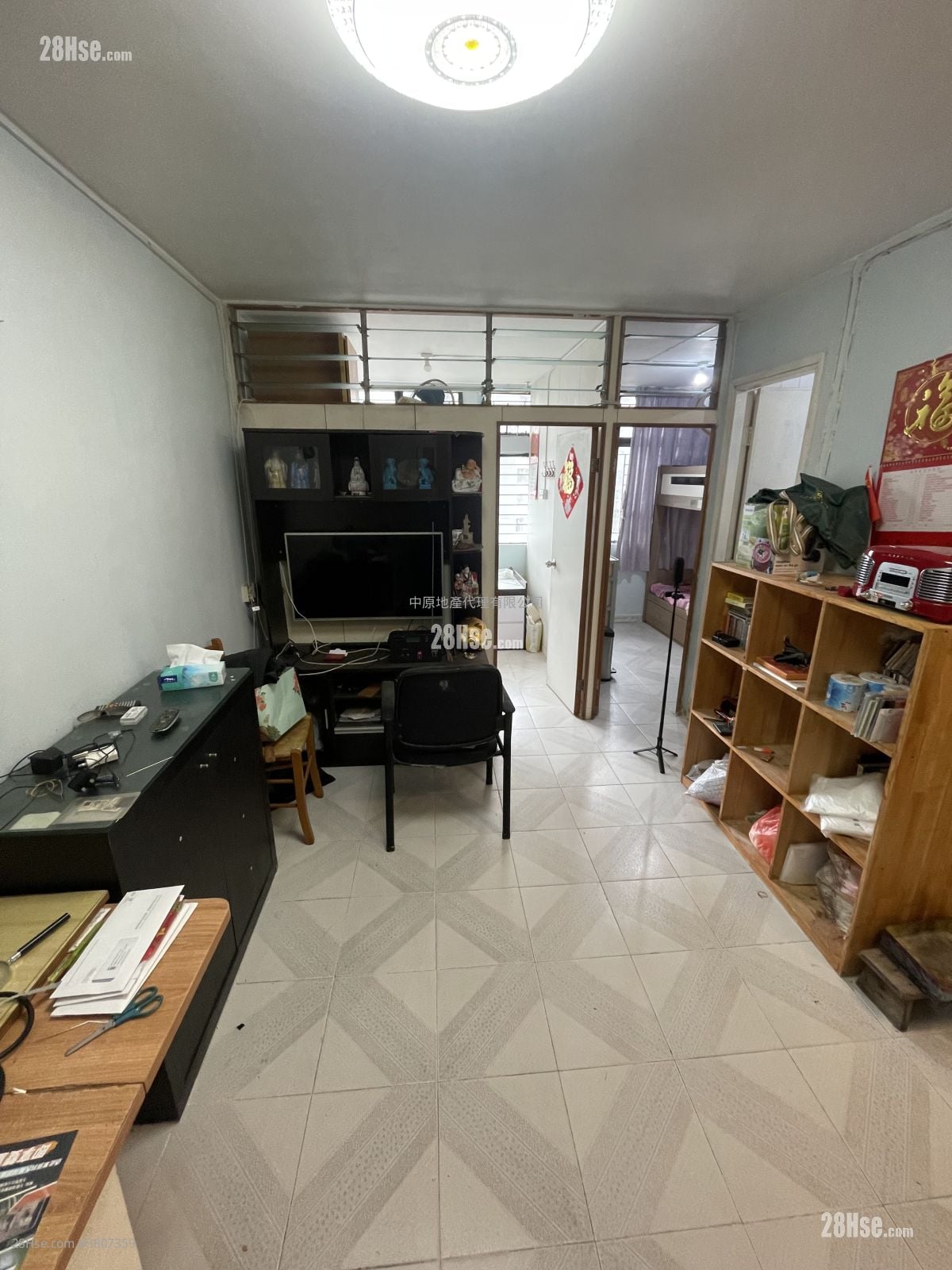 彩霞邨 售盘 2 房 376 平方尺