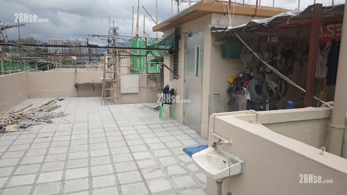 Apartment Sell 3 Bedrooms , 3 Bathrooms 448 ft²