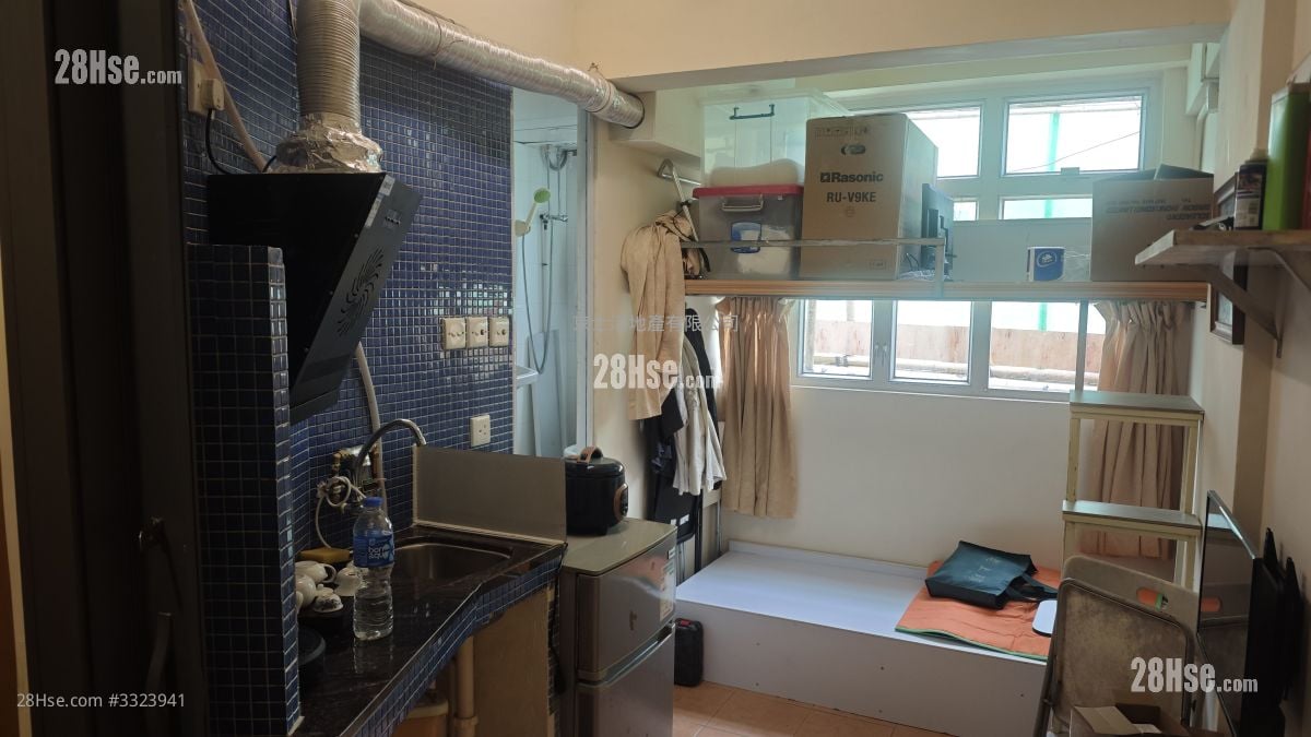 Apartment Sell 3 Bedrooms , 3 Bathrooms 448 ft²