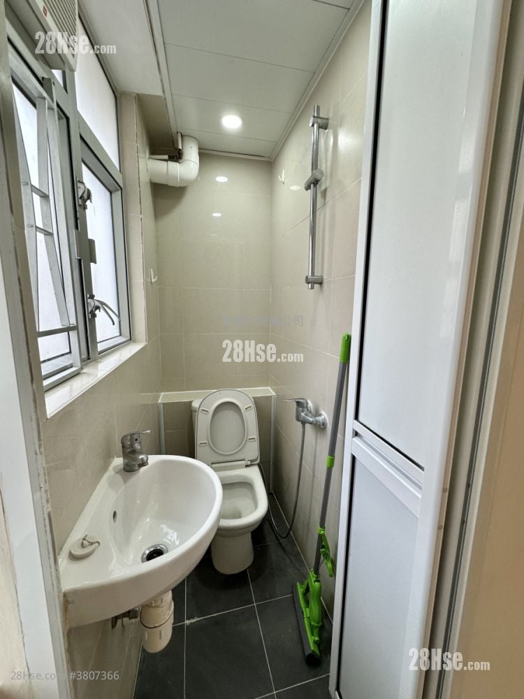 单幢楼房 租盘 2 房 , 1 浴室 254 平方尺