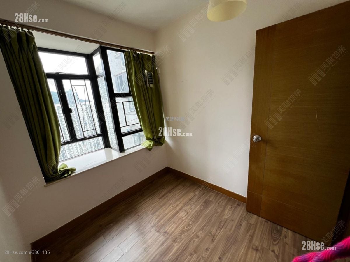 Kornhill Rental 3 Bedrooms , 1 Bathroom 529 ft²