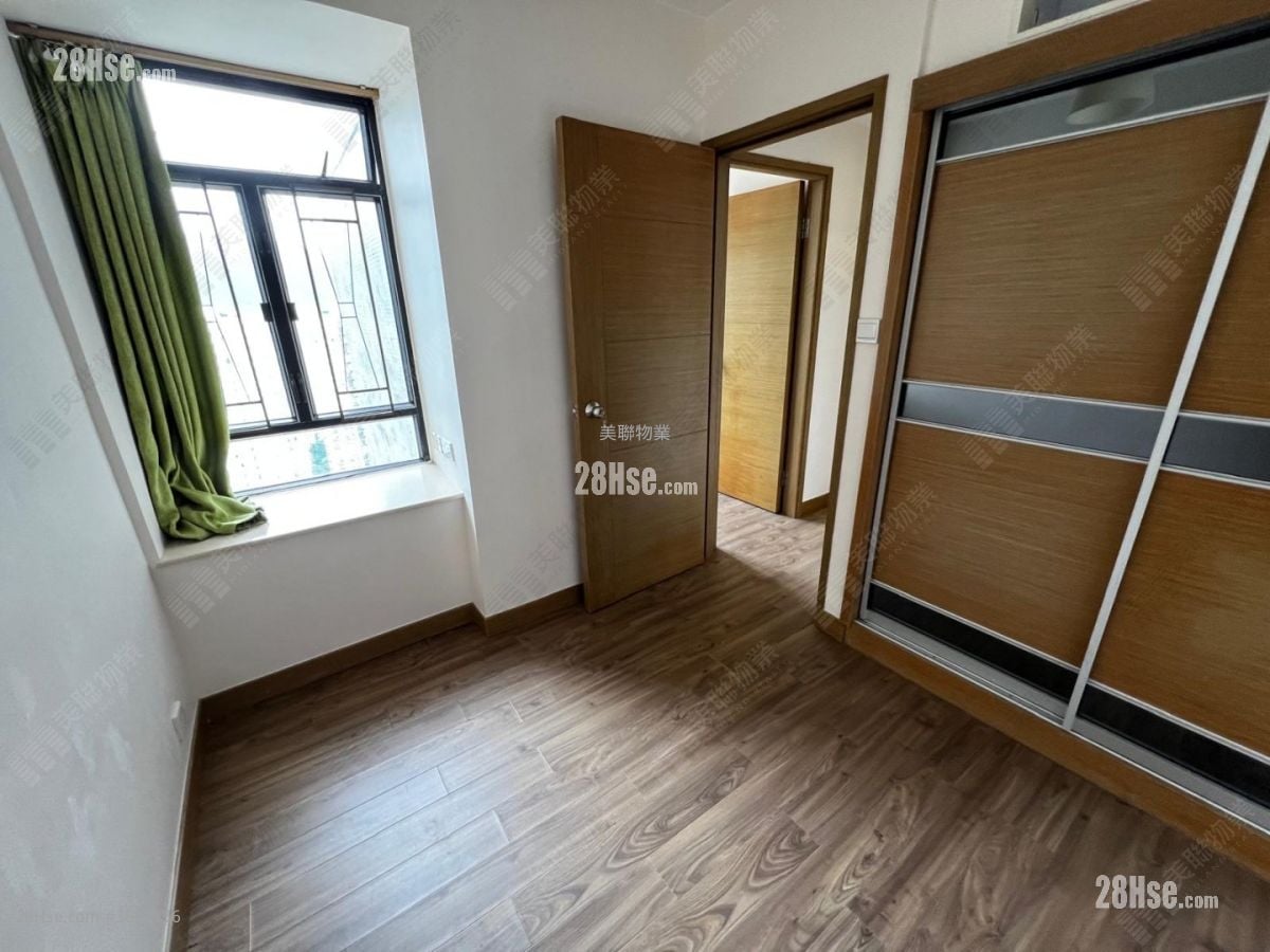 Kornhill Rental 3 Bedrooms , 1 Bathroom 529 ft²