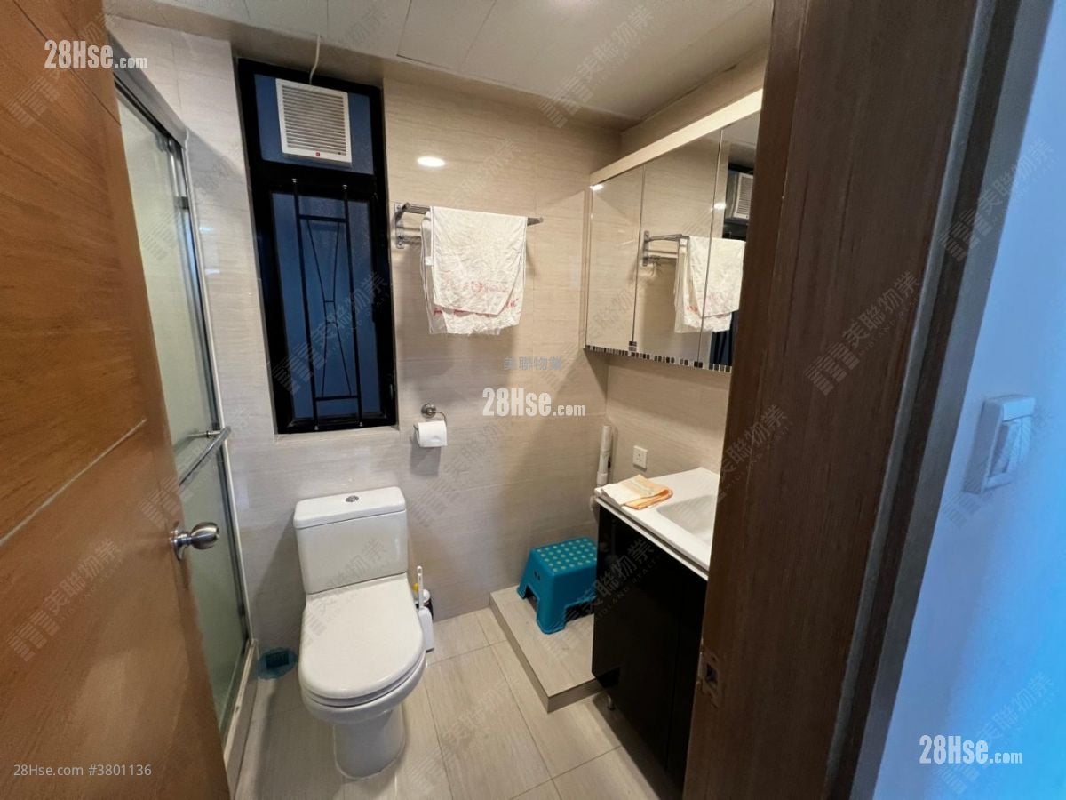 Kornhill Rental 3 Bedrooms , 1 Bathroom 529 ft²