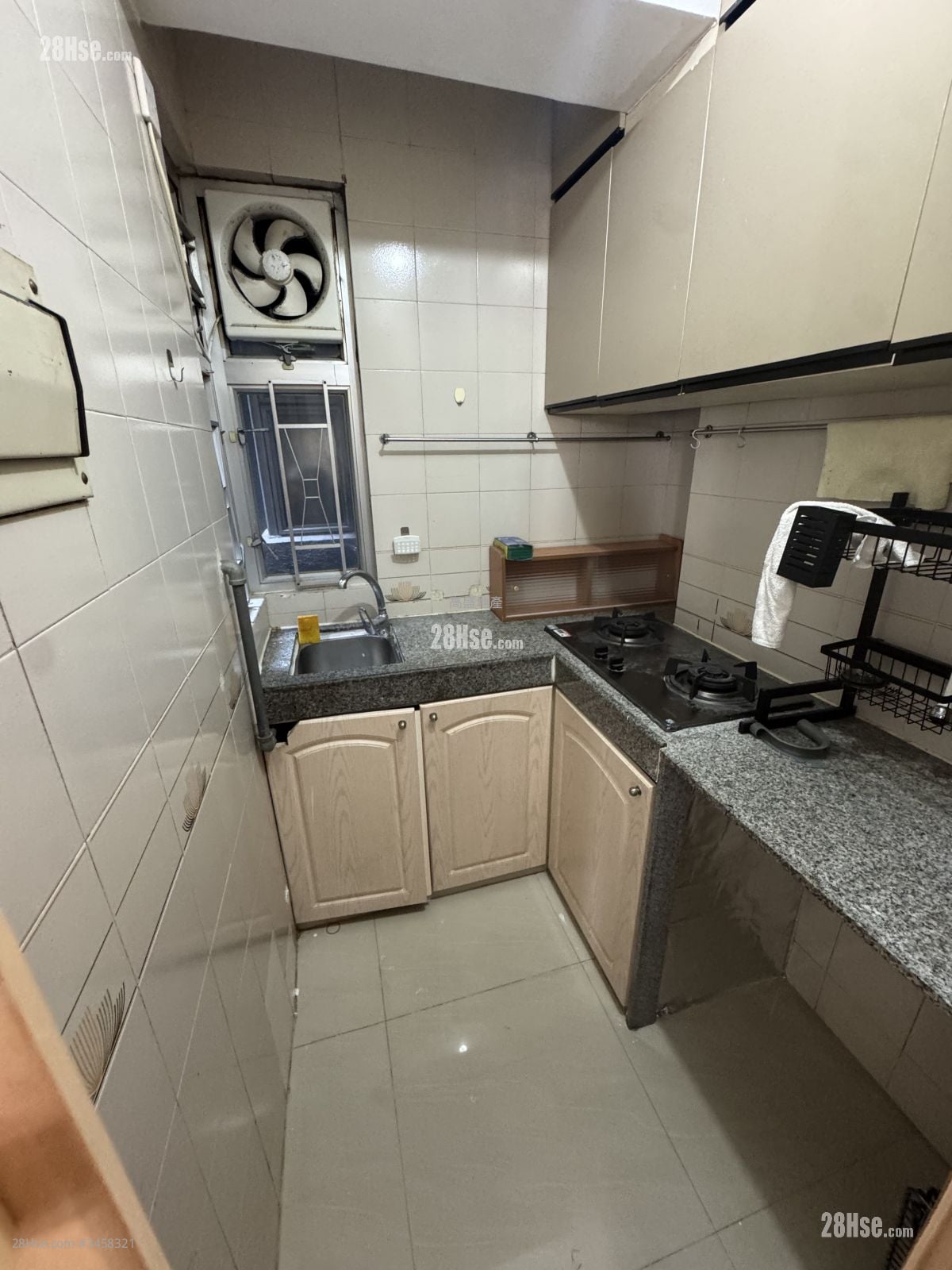 Manor Centre Rental 2 Bedrooms , 1 Bathroom 310 ft²