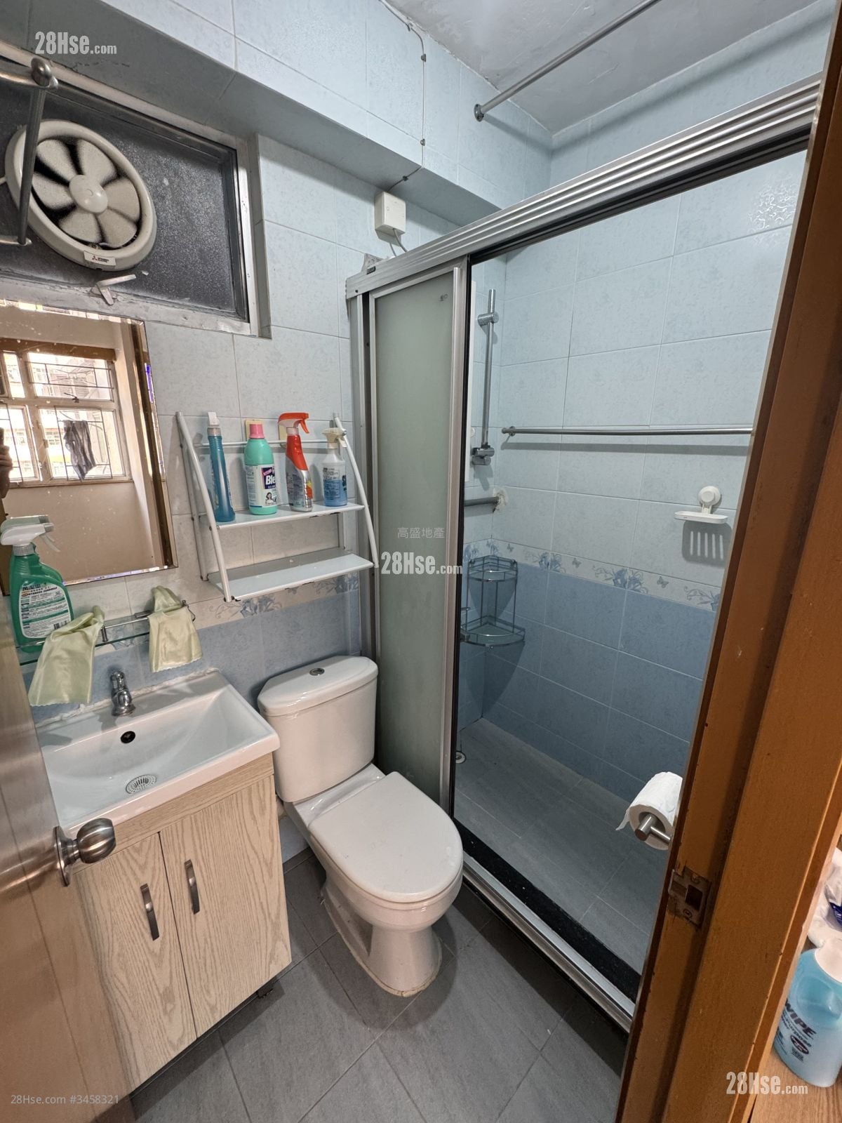 Manor Centre Rental 2 Bedrooms , 1 Bathroom 310 ft²