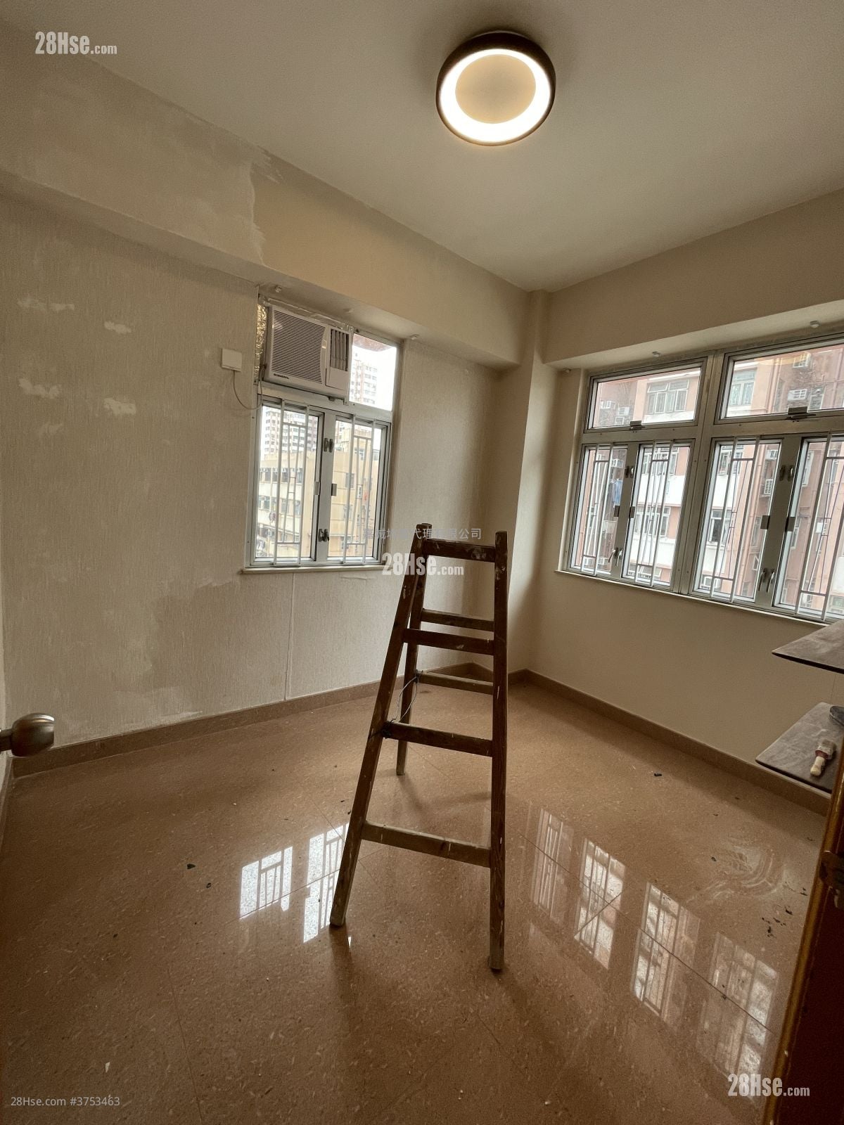 Kam On Building Sell 386 ft²