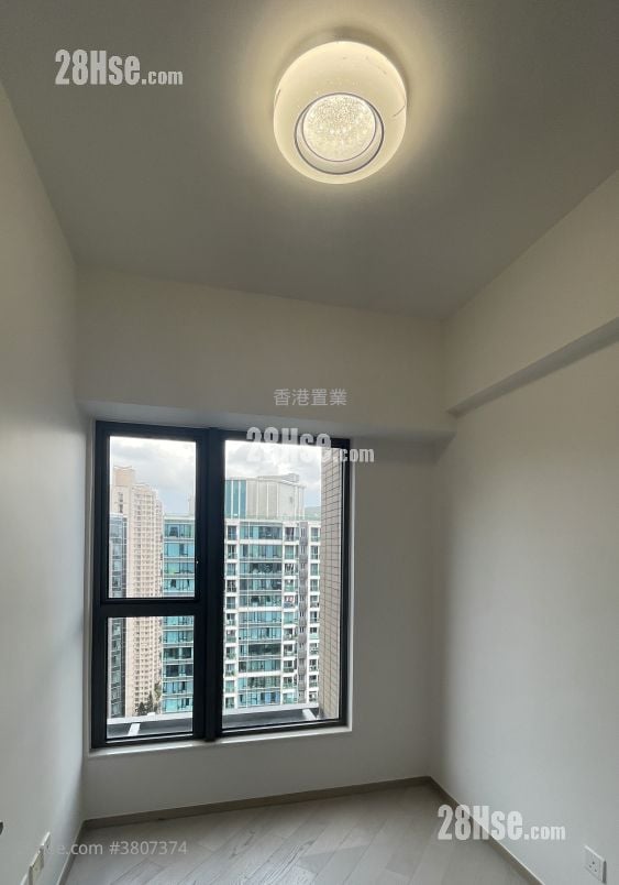 The Wings Rental 3 Bedrooms , 2 Bathrooms 673 ft²