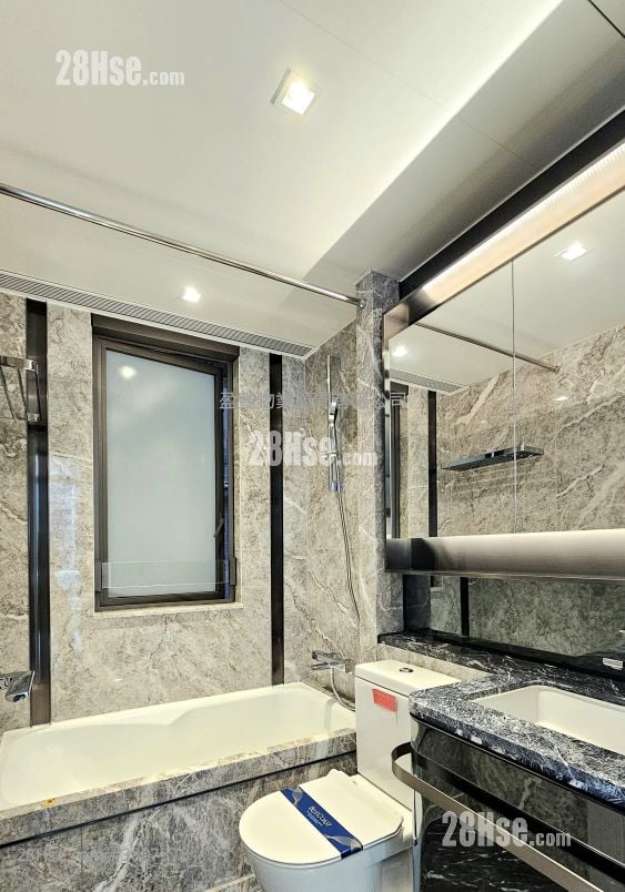 主人房: 港岛南岸 售盘 3 房 , 2 浴室 972 平方尺