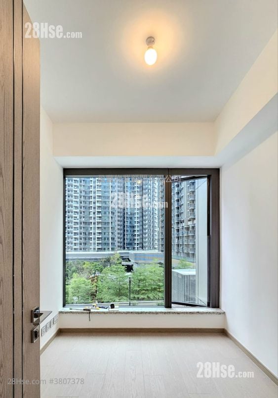 睡房 1: 港岛南岸 售盘 3 房 , 2 浴室 972 平方尺