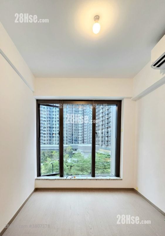 主人房: 港岛南岸 售盘 3 房 , 2 浴室 972 平方尺