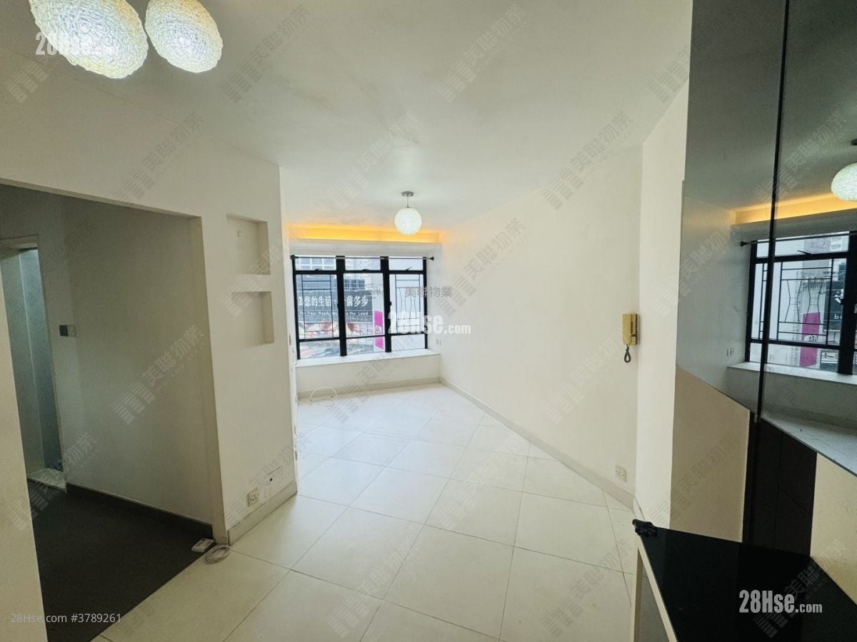 Kornhill Rental 2 Bedrooms , 1 Bathroom 466 ft²