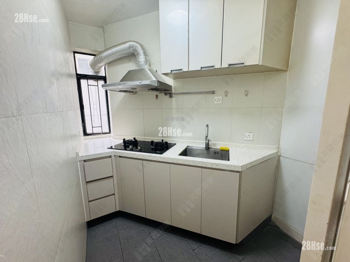 Kornhill Rental 2 Bedrooms , 1 Bathroom 466 ft²