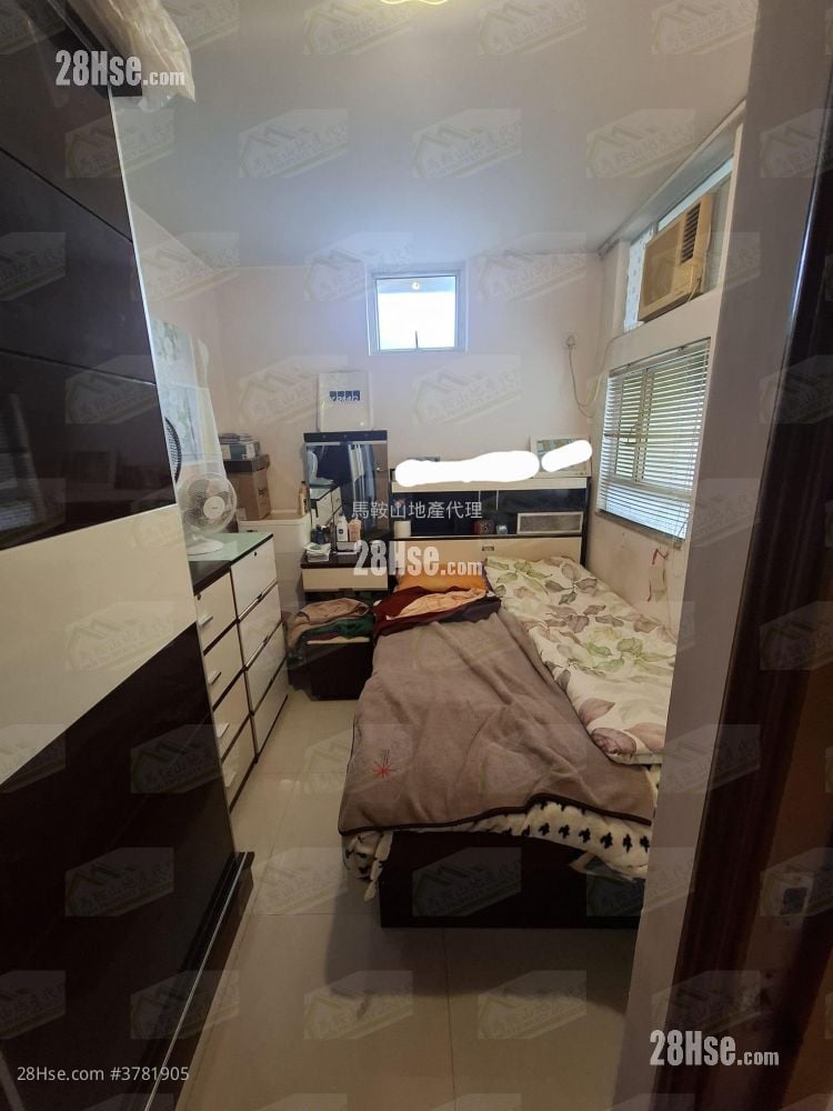 Kam Ying Court Sell 3 Bedrooms , 1 Bathroom 554 ft²