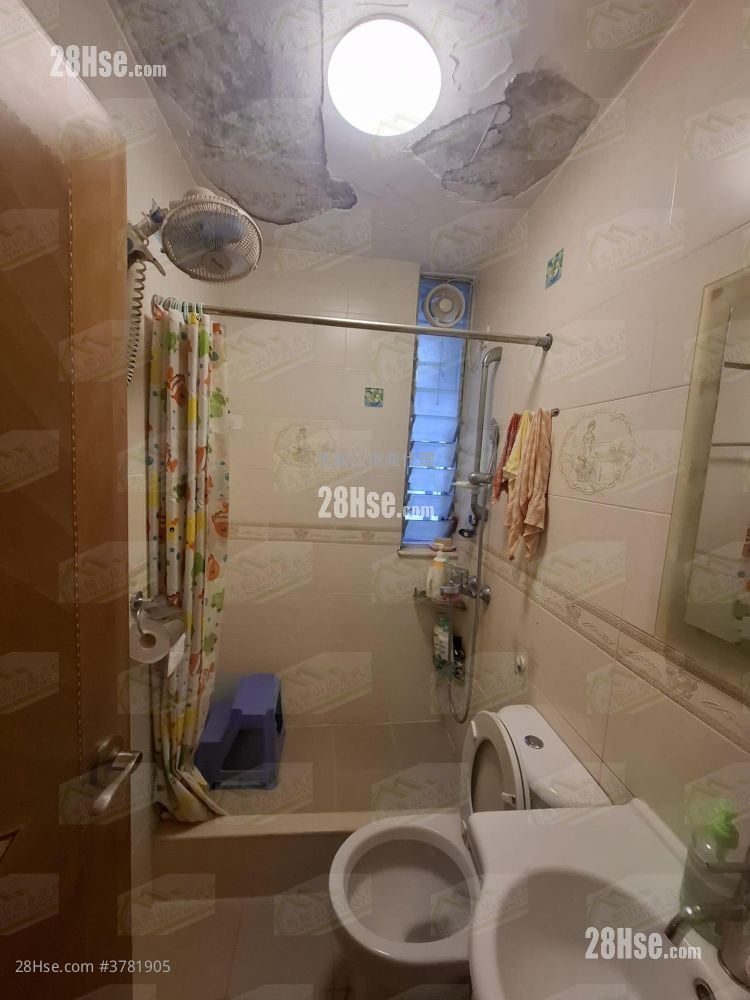 Kam Ying Court Sell 3 Bedrooms , 1 Bathroom 554 ft²