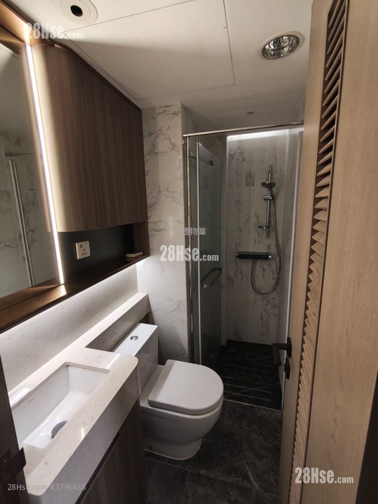 One Eighty Rental Studio , 1 Bathroom 164 ft²