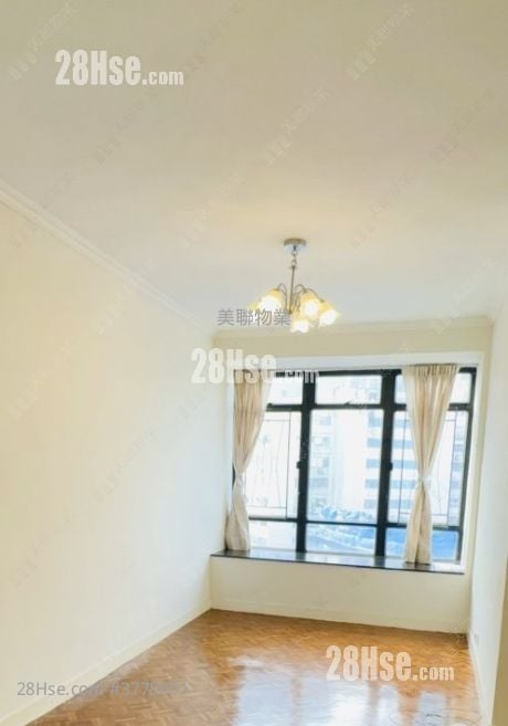 Kornhill Rental 2 Bedrooms , 1 Bathroom 461 ft²