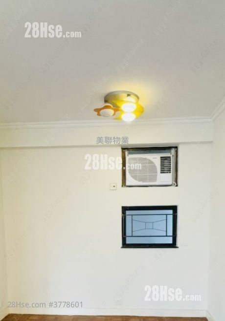 Kornhill Rental 2 Bedrooms , 1 Bathroom 461 ft²