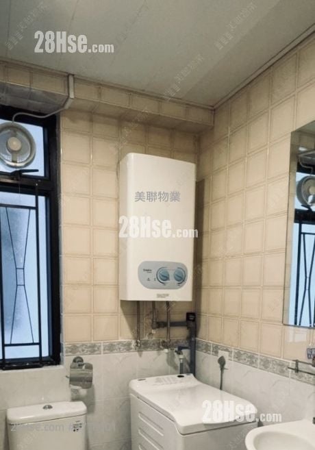 Kornhill Rental 2 Bedrooms , 1 Bathroom 461 ft²