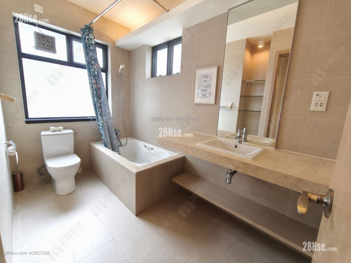 愚园 售盘 4 房 , 4 浴室 2,135 平方尺