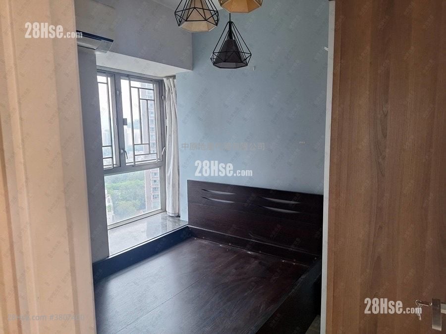 Yoho Town Sell 2 Bedrooms 422 ft²