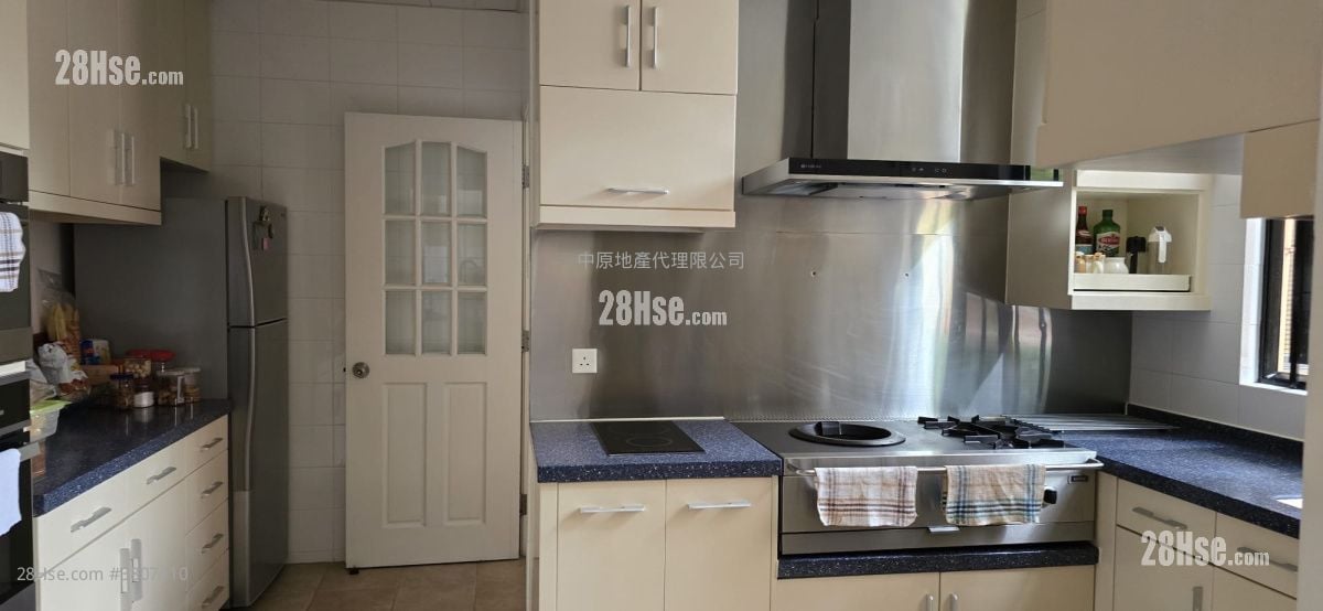 Claymore Garden Sell 1,553 ft²