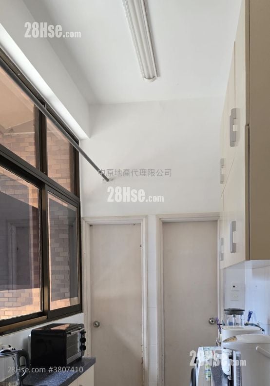 Claymore Garden Sell 1,553 ft²