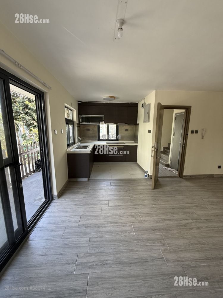 村屋 租盘 3 房 , 1 浴室 650 平方尺