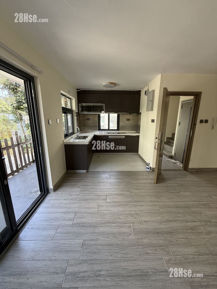 村屋 租盘 3 房 , 1 浴室 650 平方尺