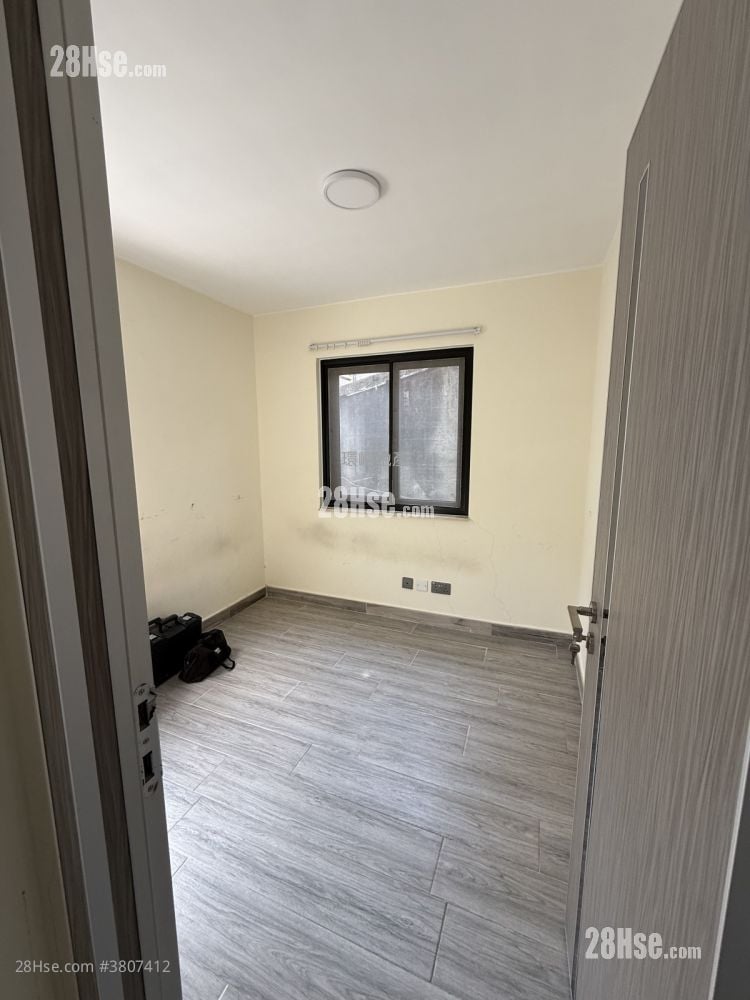 村屋 租盘 3 房 , 1 浴室 650 平方尺