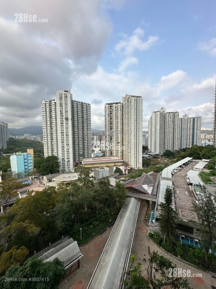 Ching Wah Court Sell 2 Bedrooms , 1 Bathroom 363 ft²