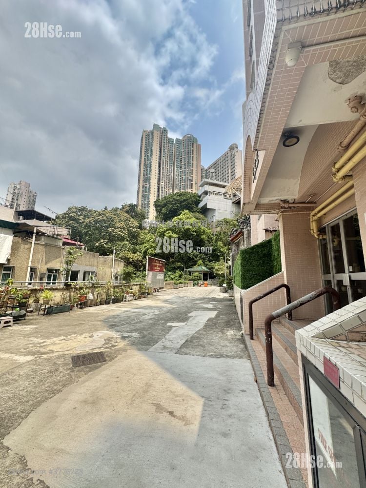 Jade Lotus Garden Sell 2 Bedrooms , 1 Bathroom 330 ft²
