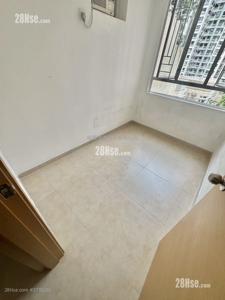 Jade Lotus Garden Sell 2 Bedrooms , 1 Bathroom 330 ft²